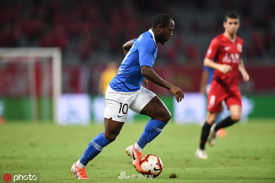 [中超]上海上港2-1河南建业