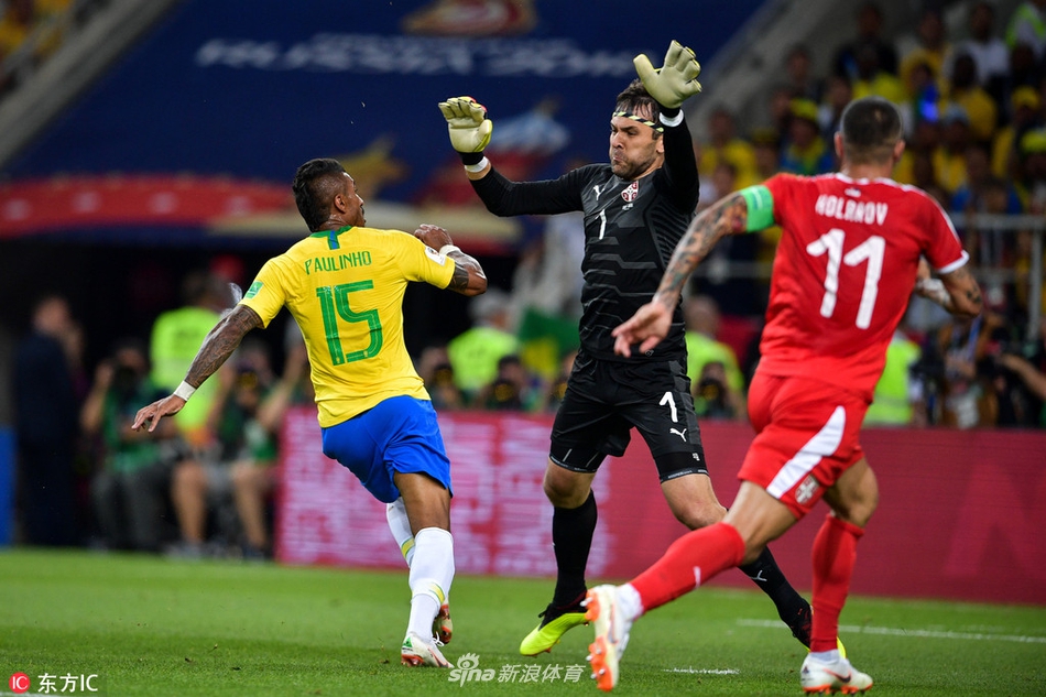 保利尼奥的挑射让门将毫无办法