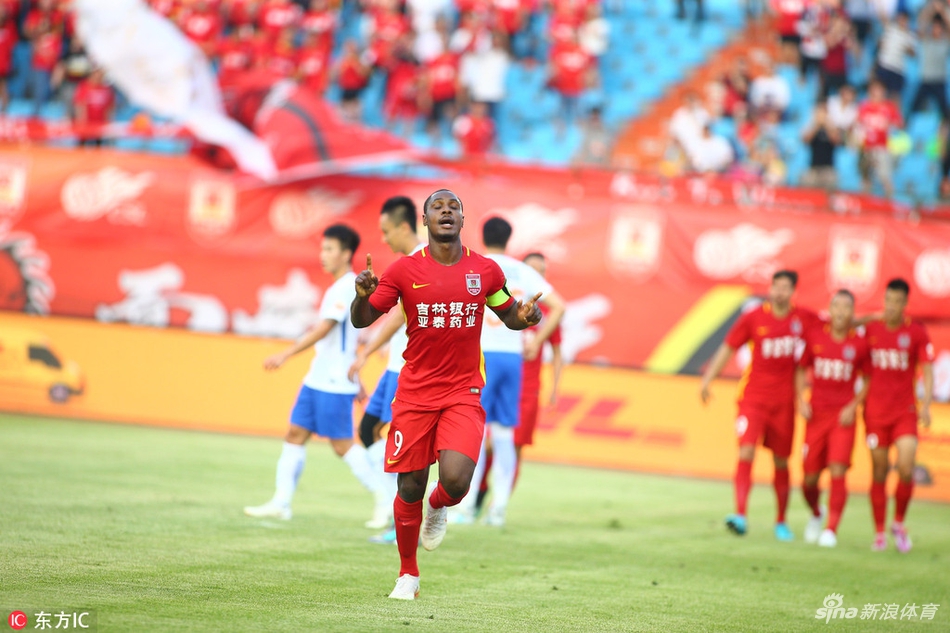 伊哈洛破门得分