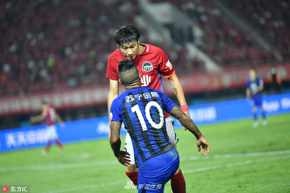 顾操与特谢拉发生口角