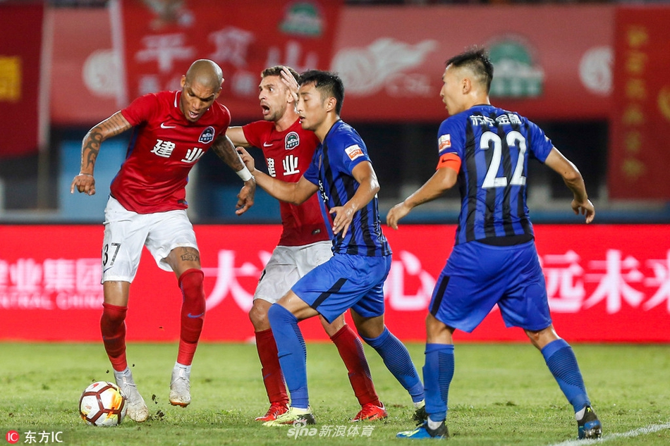 卡兰加起脚瞬间