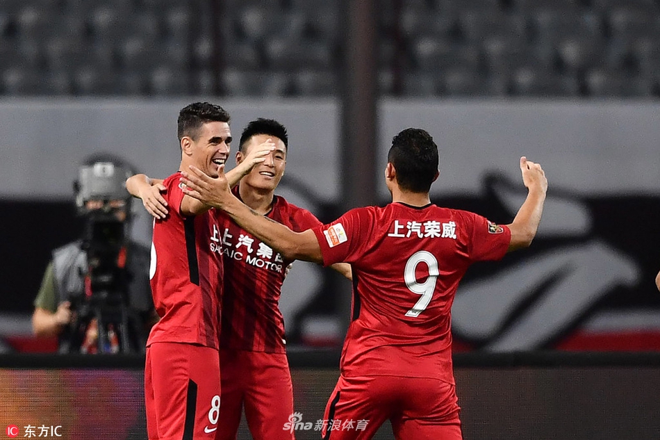 武磊为奥斯卡送上助攻