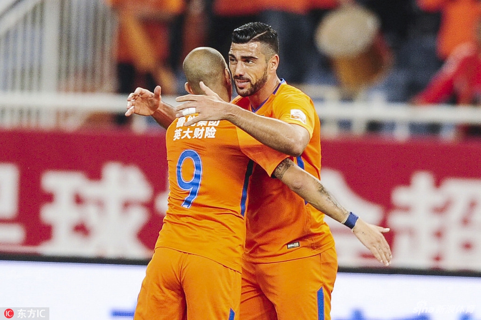 佩莱与塔尔德利庆祝