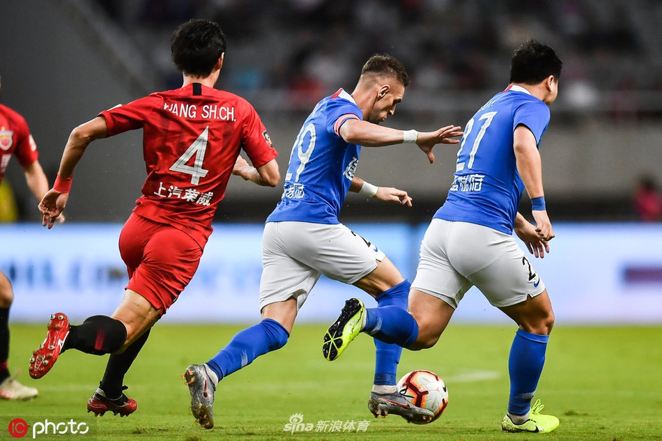 [中超]上海上港2-1河南建业