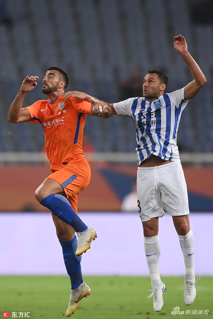 托西奇与佩莱争顶