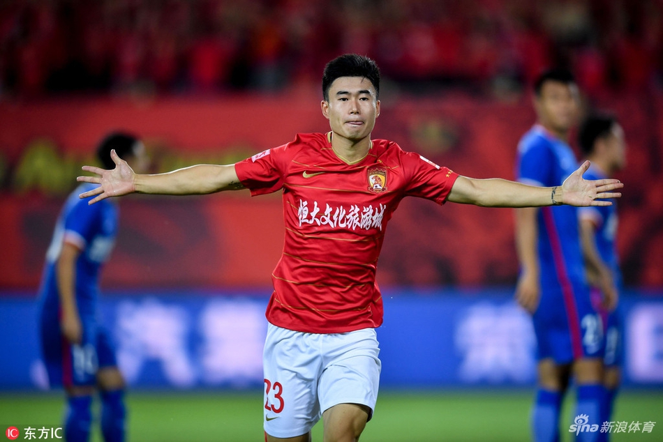 邓涵文为恒大首开纪录