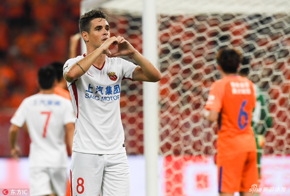 奥斯卡庆祝进球