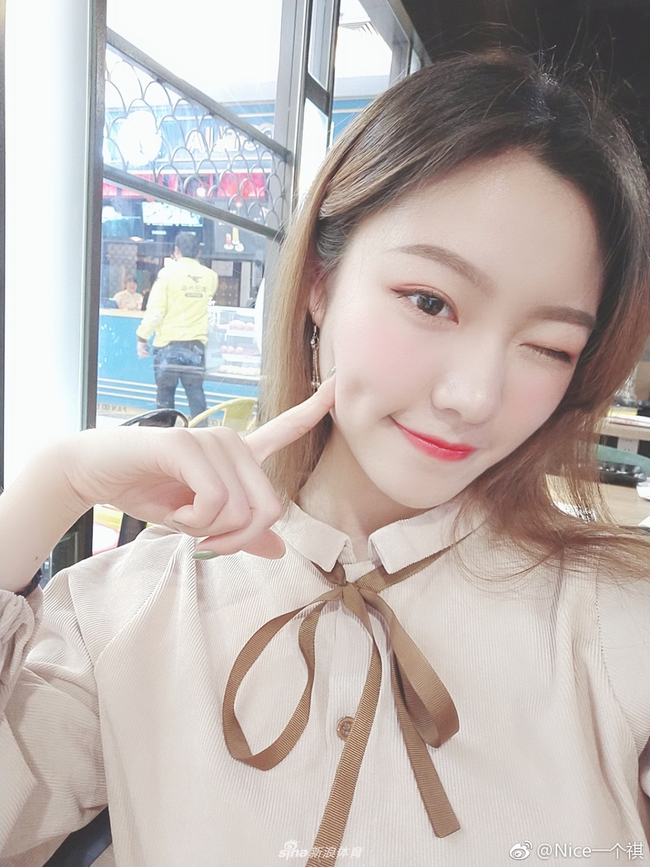 可萌可御!北体大永昌双料美女球迷温婉诱人