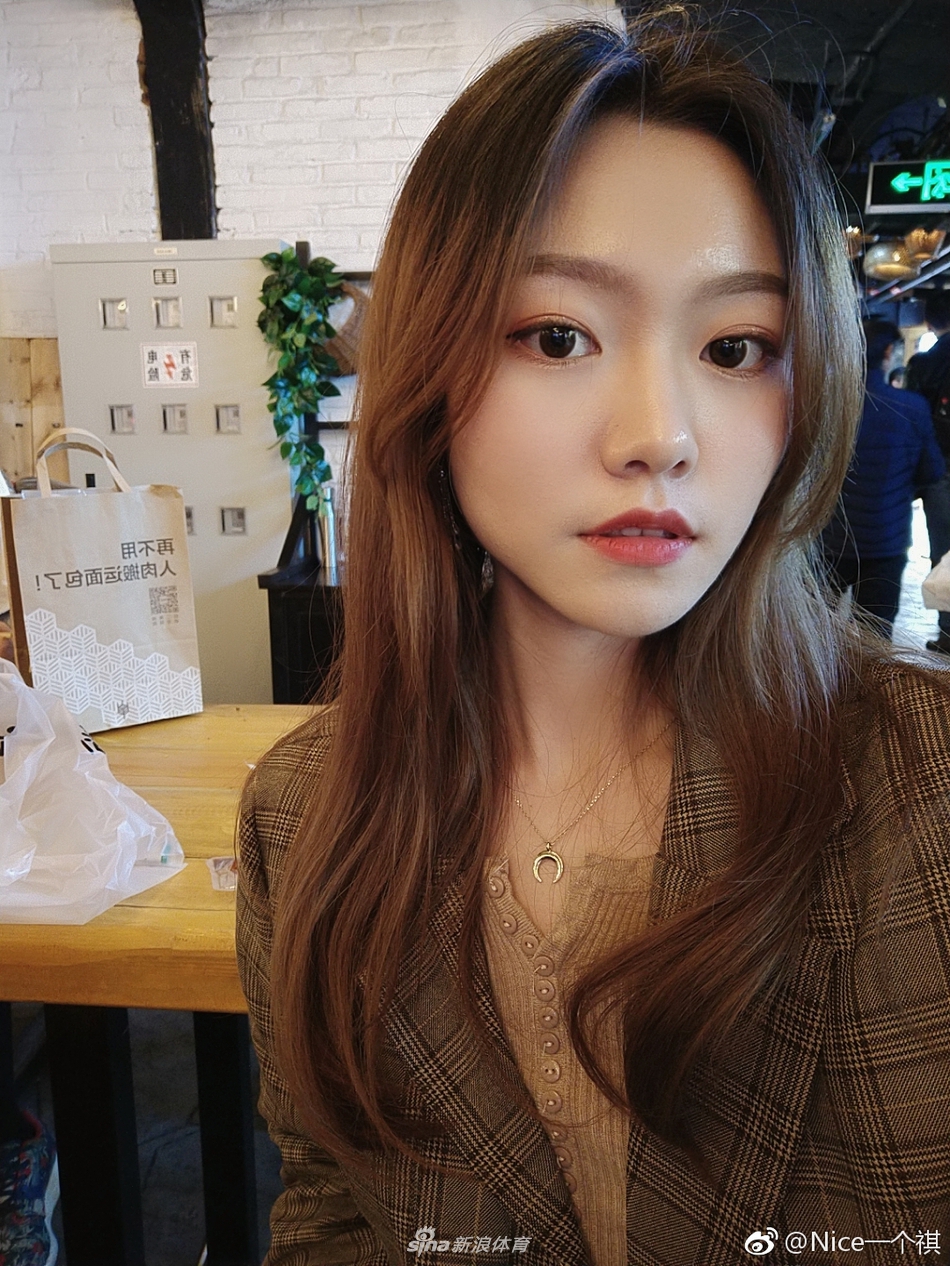 可萌可御!北体大永昌双料美女球迷温婉诱人