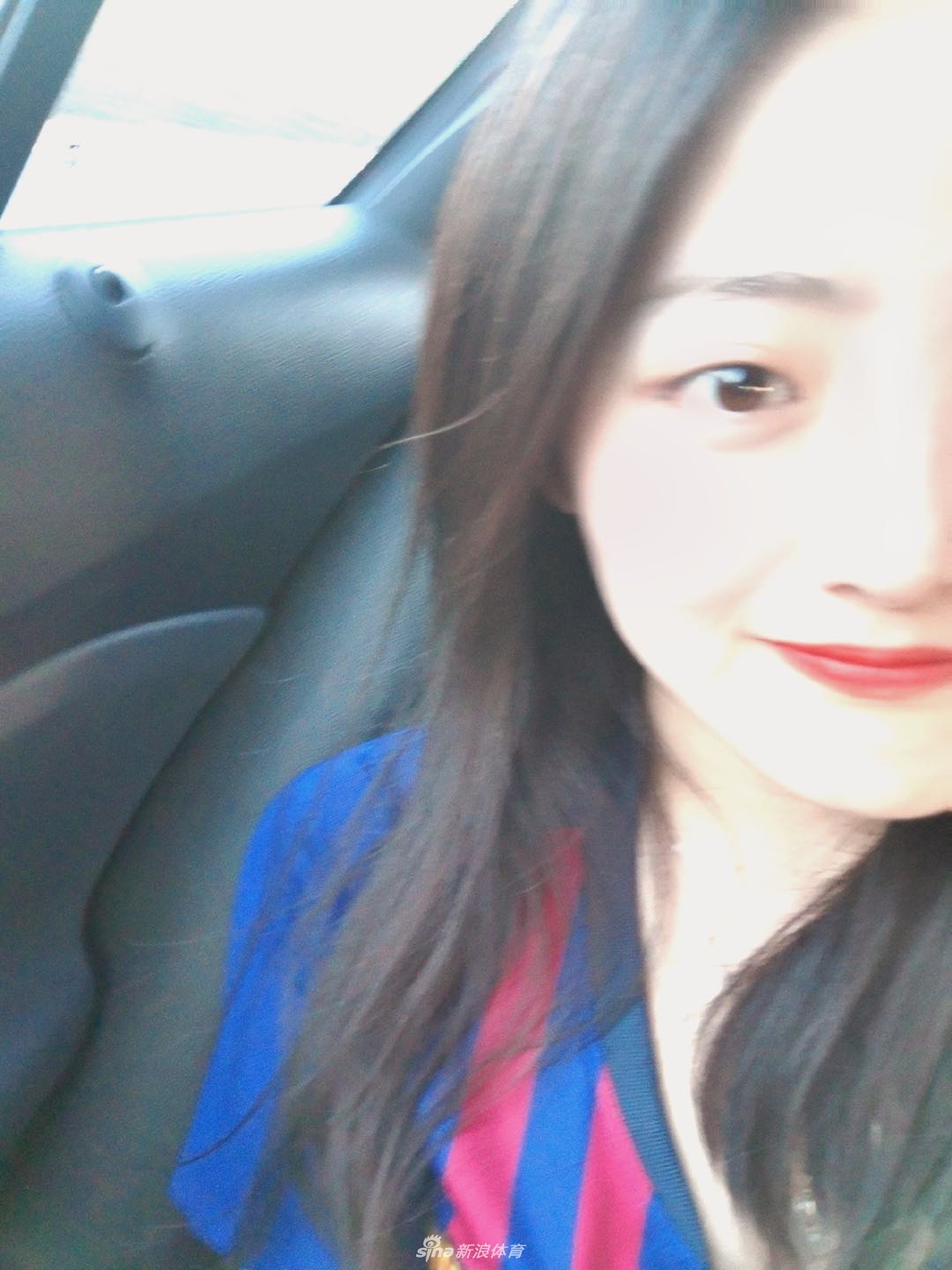 晒球衣挑战赛之美女球迷篇