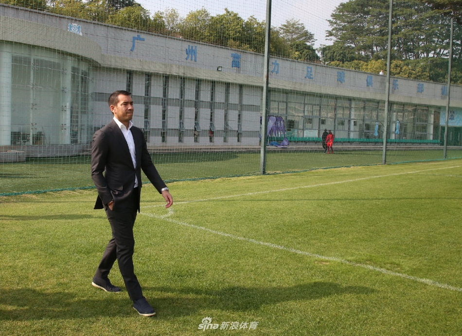 范帅驾临！荷兰名宿执掌富力