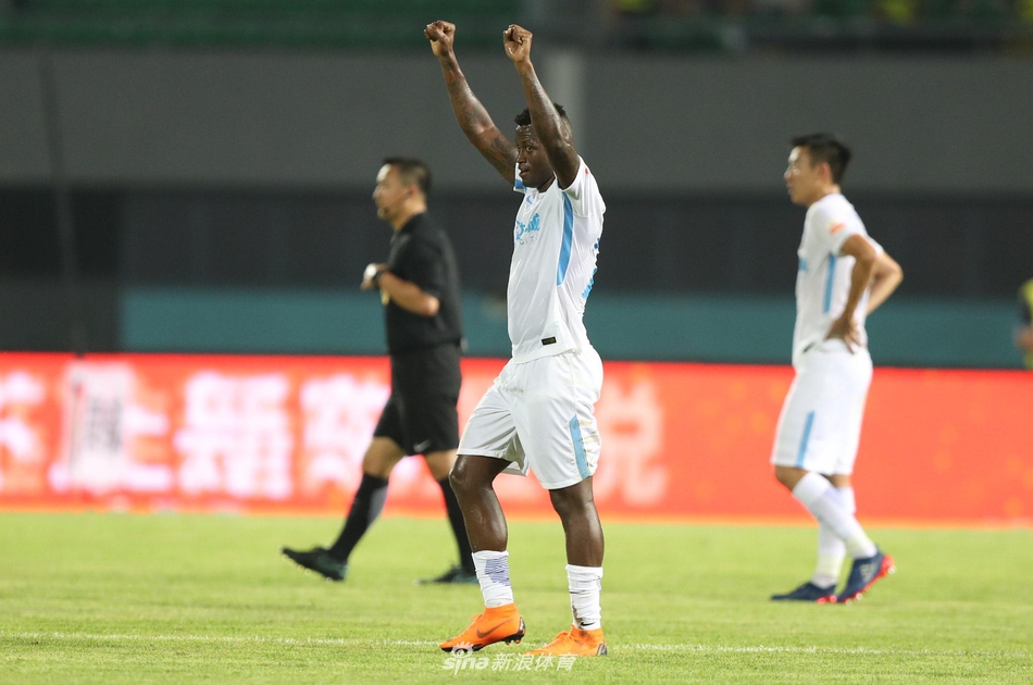 大连新援里亚斯科斯首秀破门