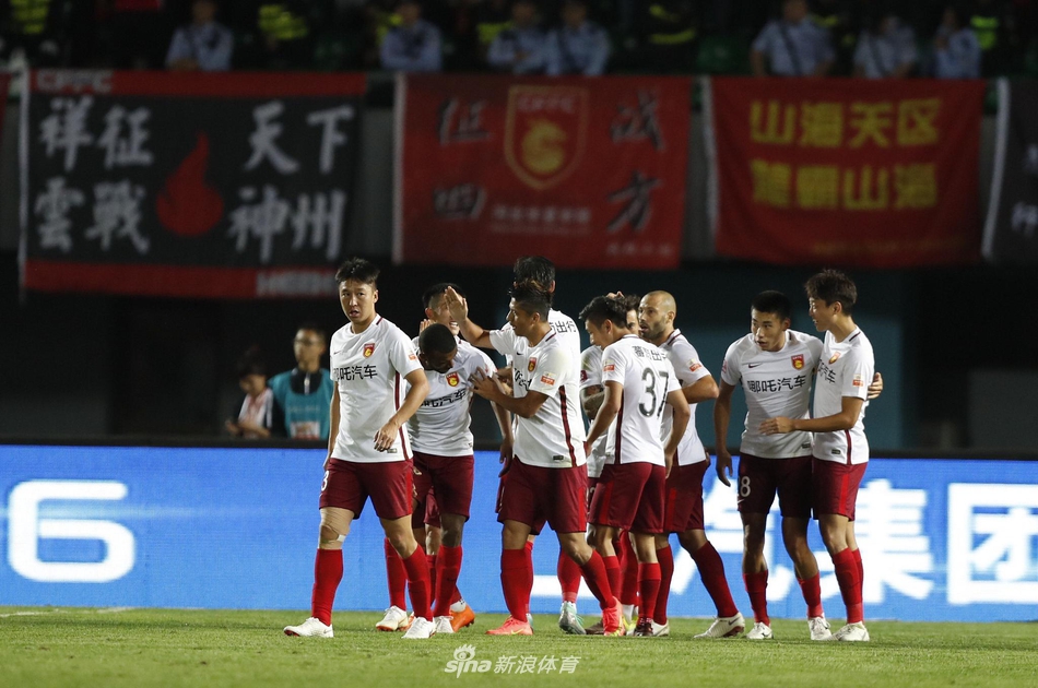 卡埃比梅开二度为华夏幸福扩大领先优势