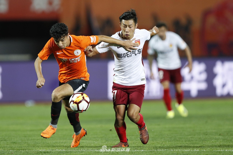 尼扎木丁突破瞬间