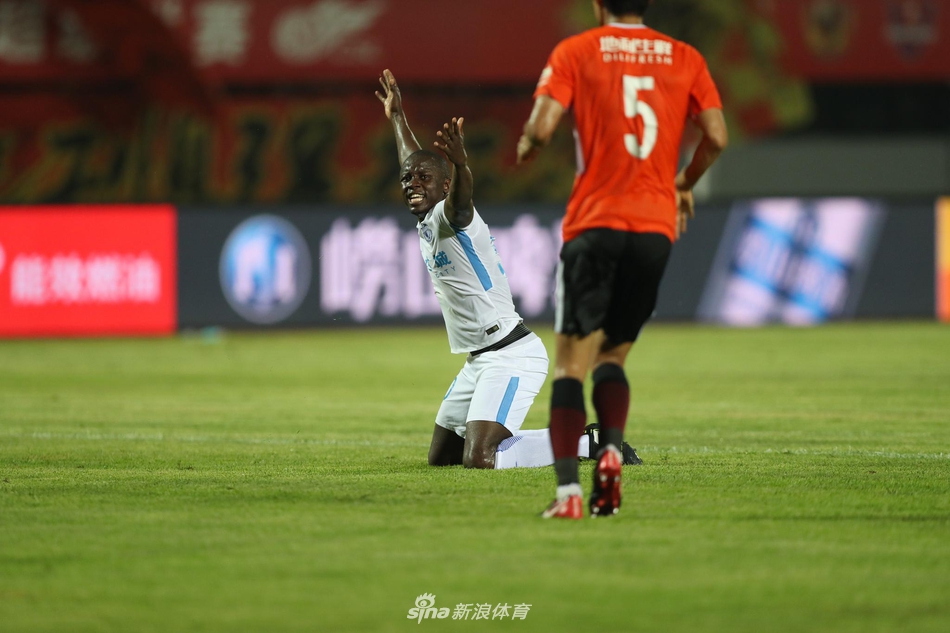 穆谢奎对判罚不满