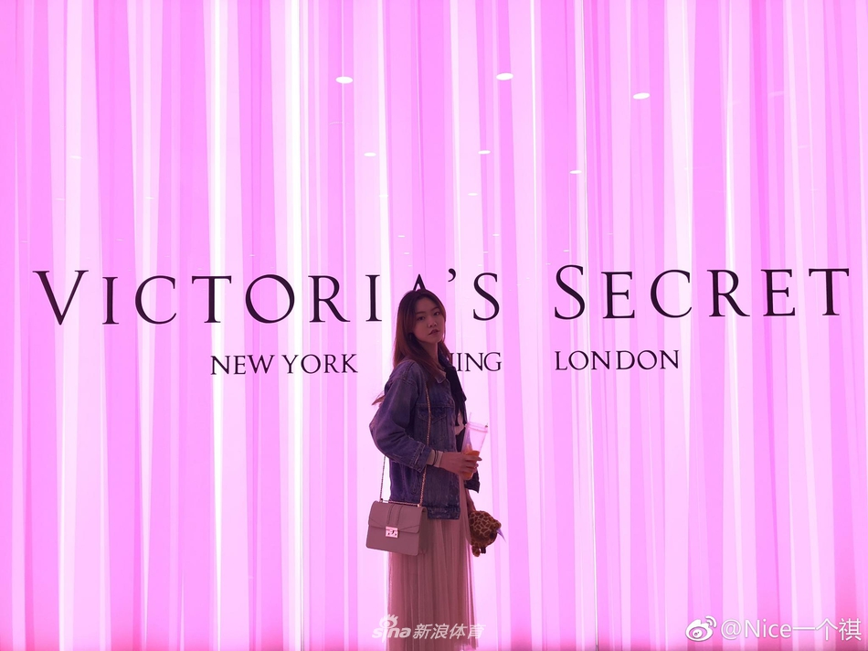 可萌可御!北体大永昌双料美女球迷温婉诱人