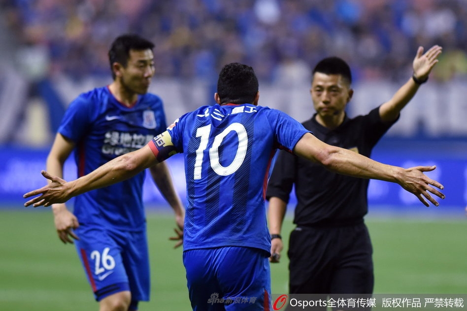 莫雷诺不满判罚