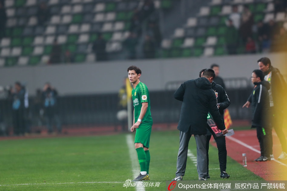 历史性时刻 侯永永替补登场