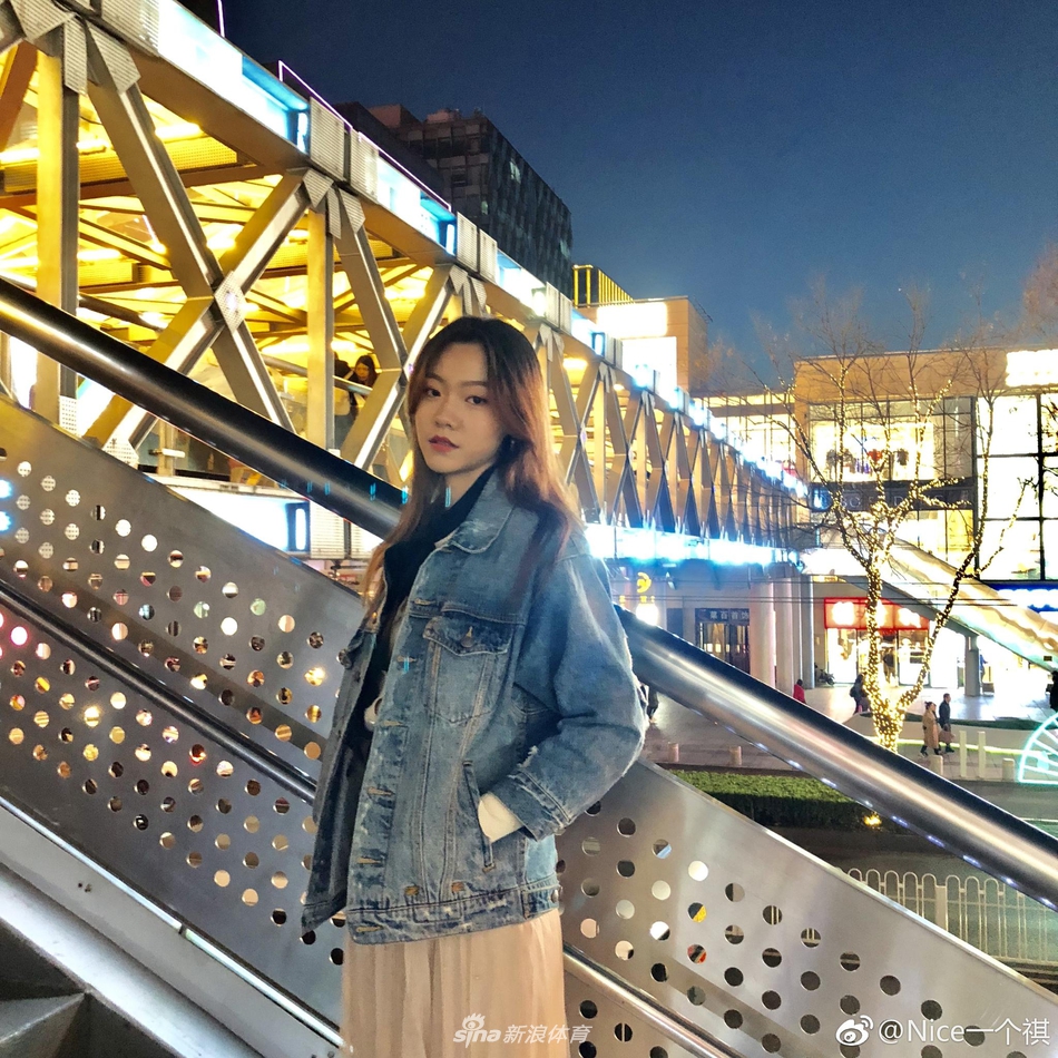 可萌可御!北体大永昌双料美女球迷温婉诱人