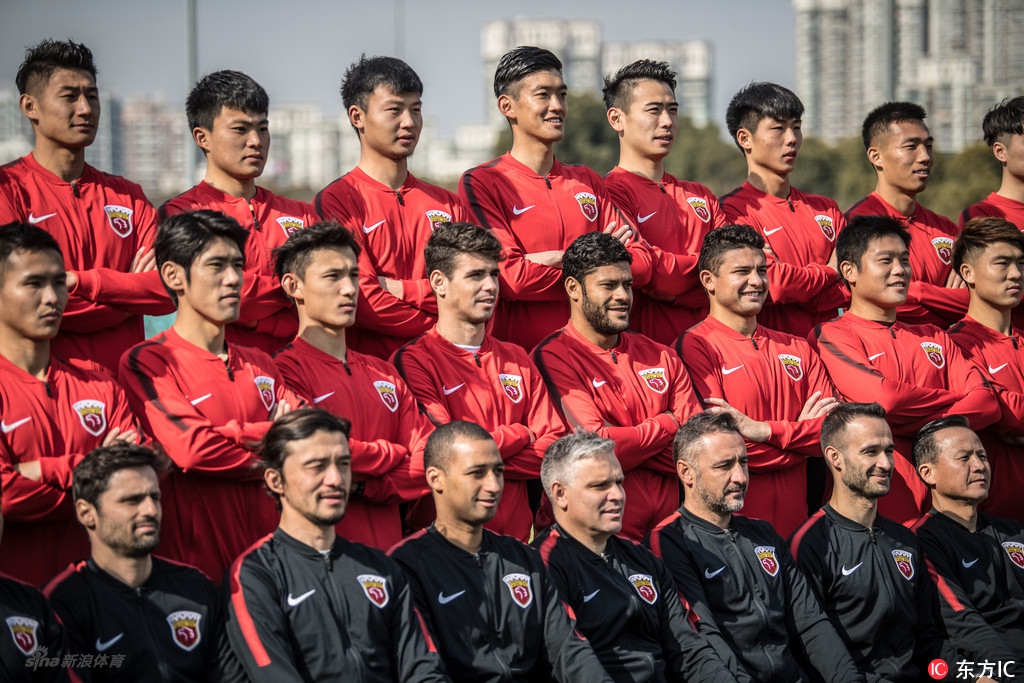 球员们器宇轩昂