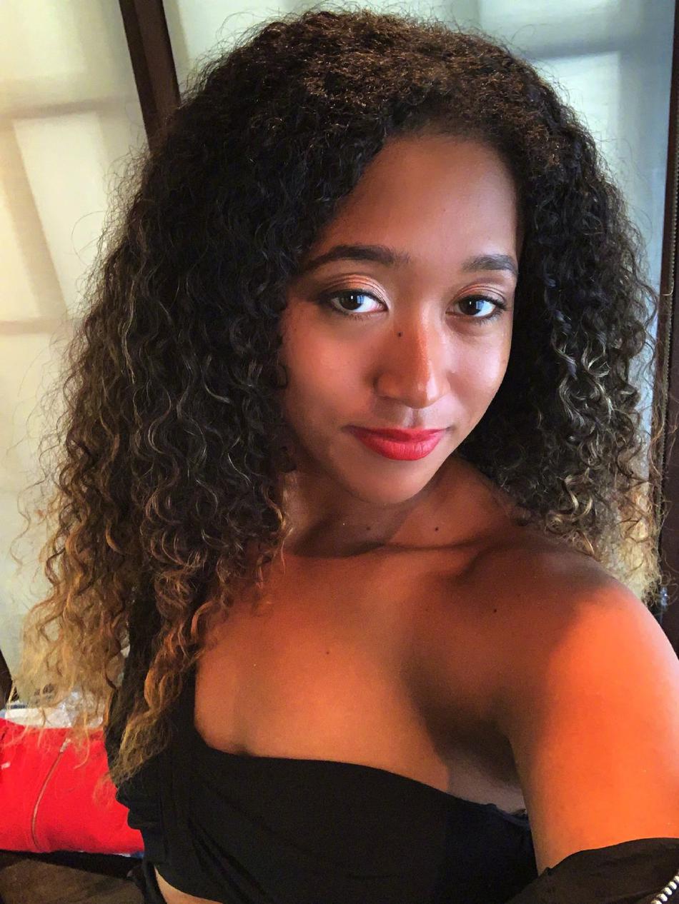 杜兰特追梦合影女子网球第一人