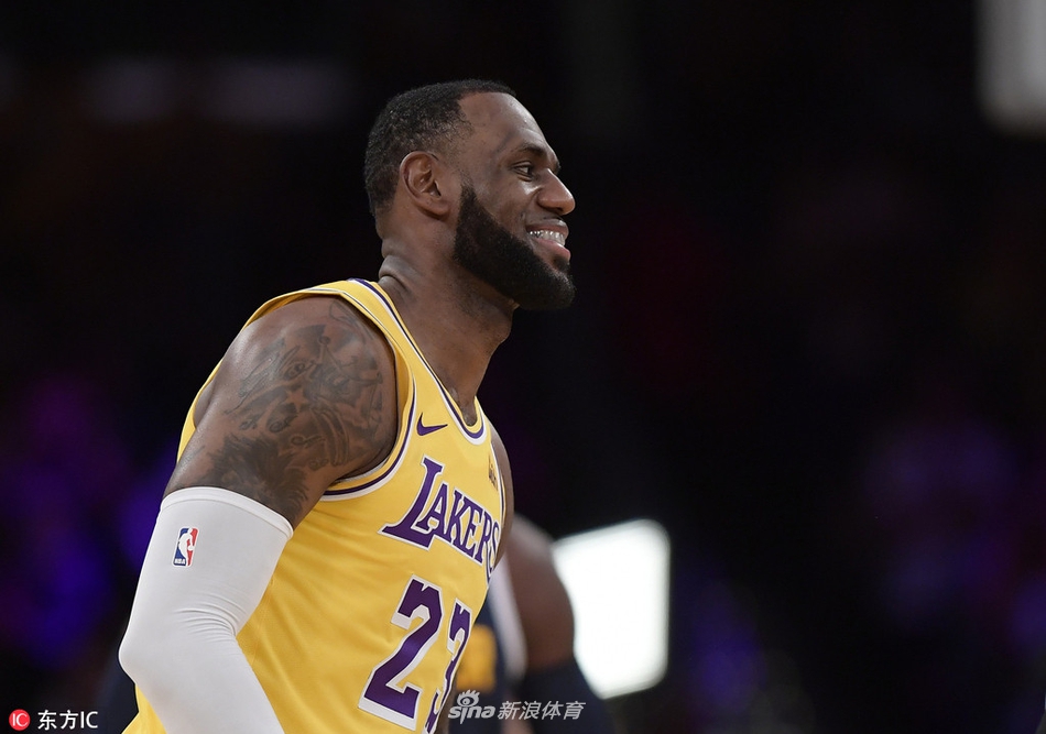 詹姆斯上演斯台普斯首秀 砍下13分