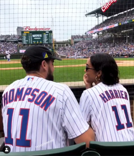 球衣写有两人的名字