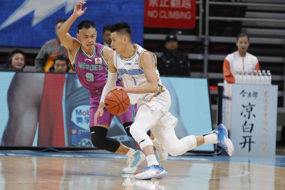 新浪直击CBA北京VS山东