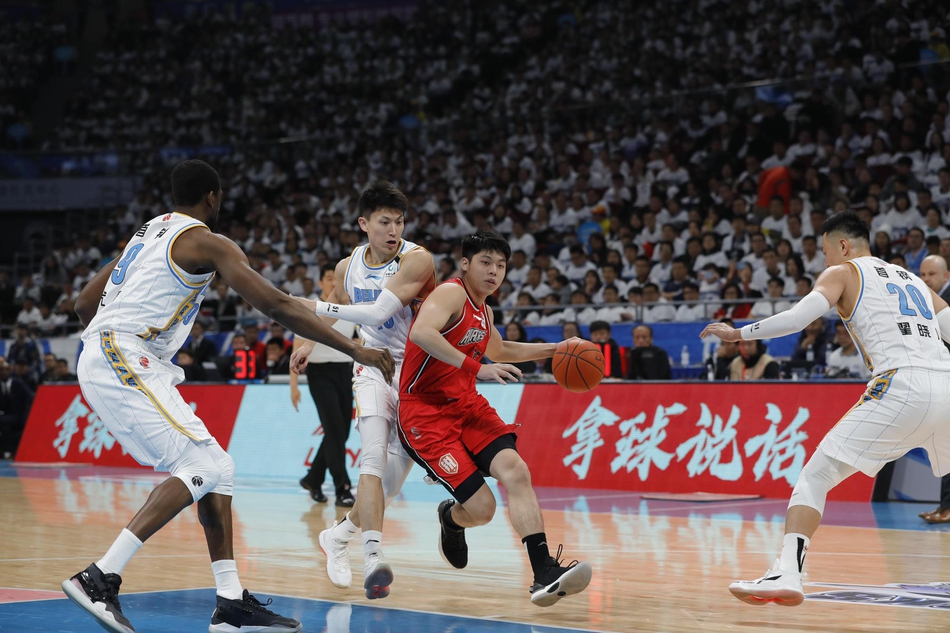 新浪直击:北京主场迎战深圳