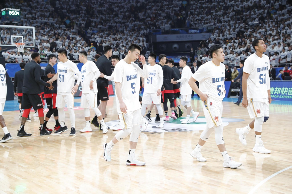 新浪直击:北京主场为吉茨哀