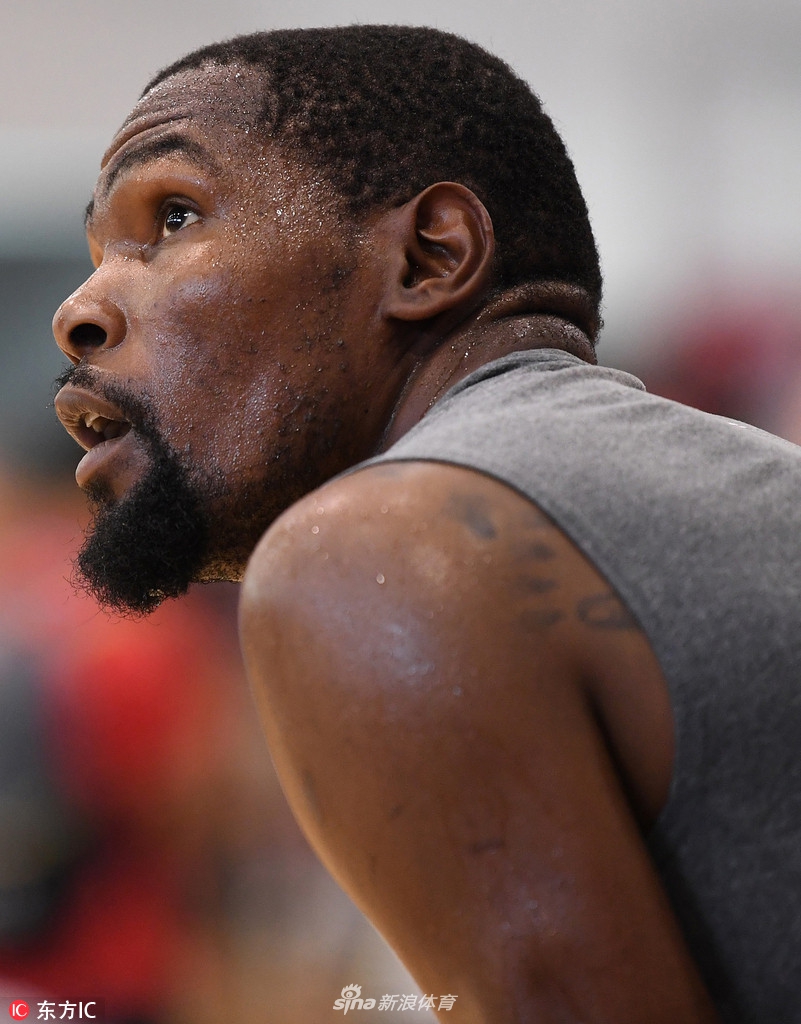 杜兰特欧文一众大牌疯狂训练！只因一王牌在场