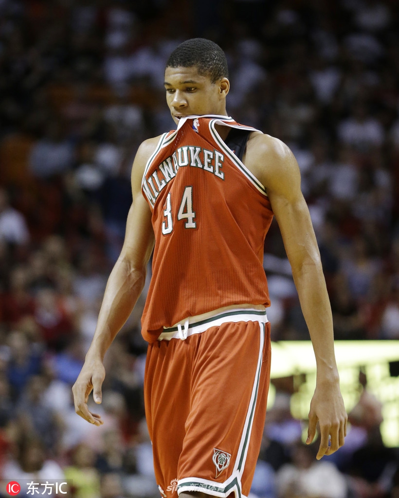 字母哥增重51磅肌肉 看了他“肌肉进化论”不得不服