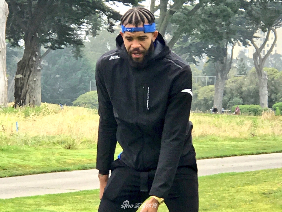 麦基姿势富有喜感