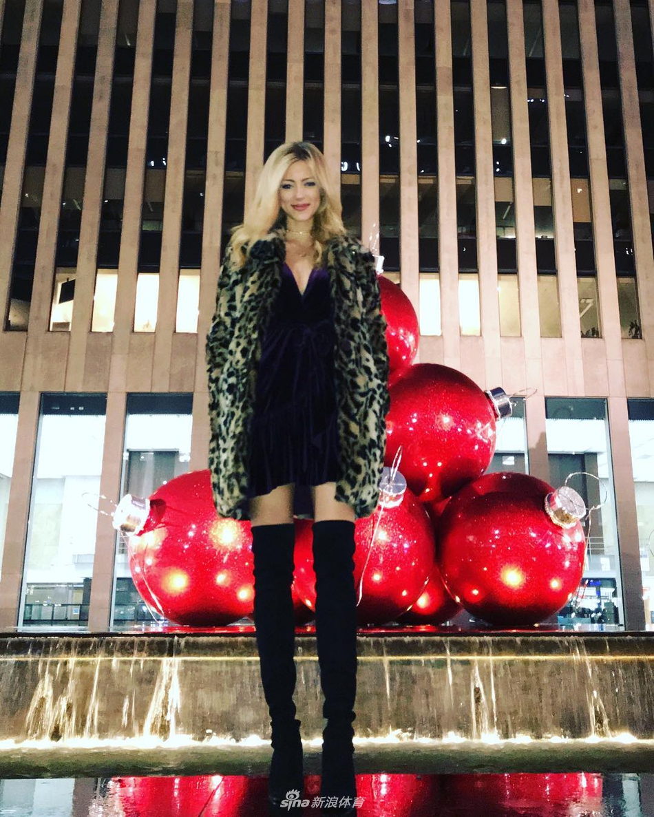 笑靥如花！霍纳塞克女儿这组写真你给几分