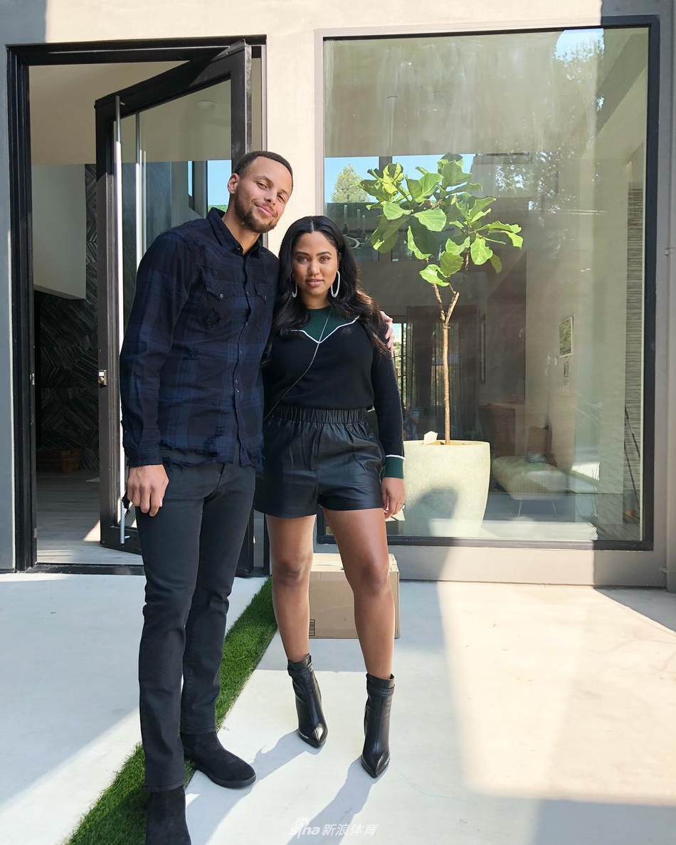 论秀恩爱就服他俩!细数库里与爱妻甜到掉牙的爱情