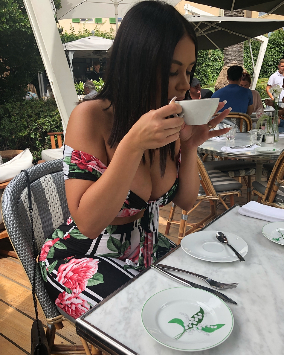 忙得没空钓鱼!泡椒休赛期玩嗨了 女友疯狂秀恩爱