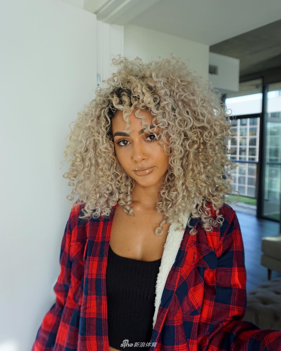 欧文女友Golden造型百变