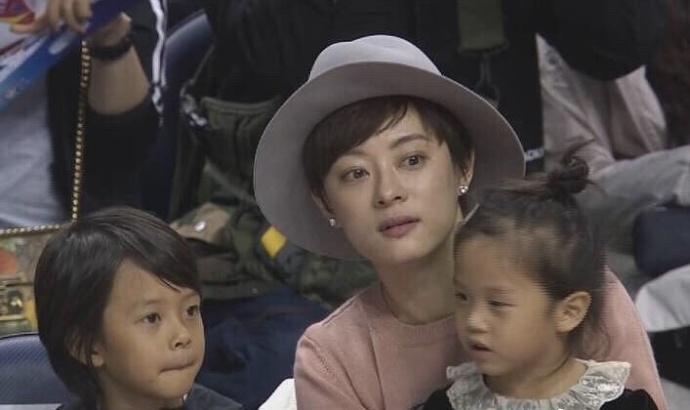 孙俪亮相NBA中国赛