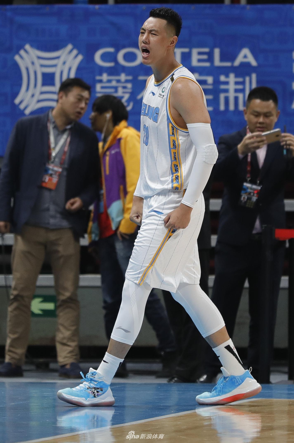 新浪直击CBA北京VS山东