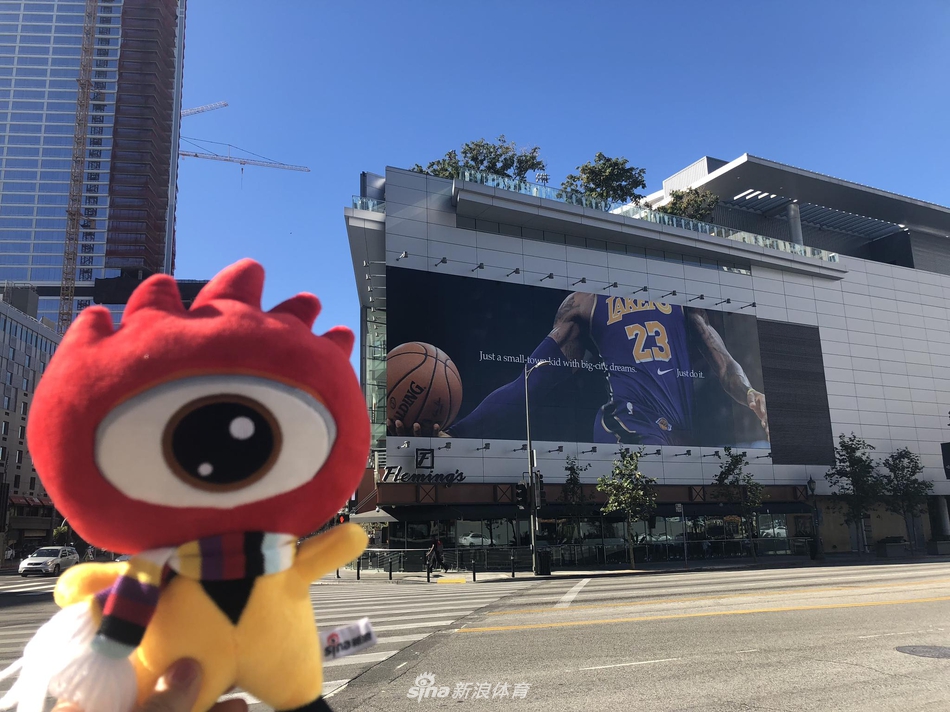 小浪空降天使之城！邂逅“人类海报精华”詹姆斯