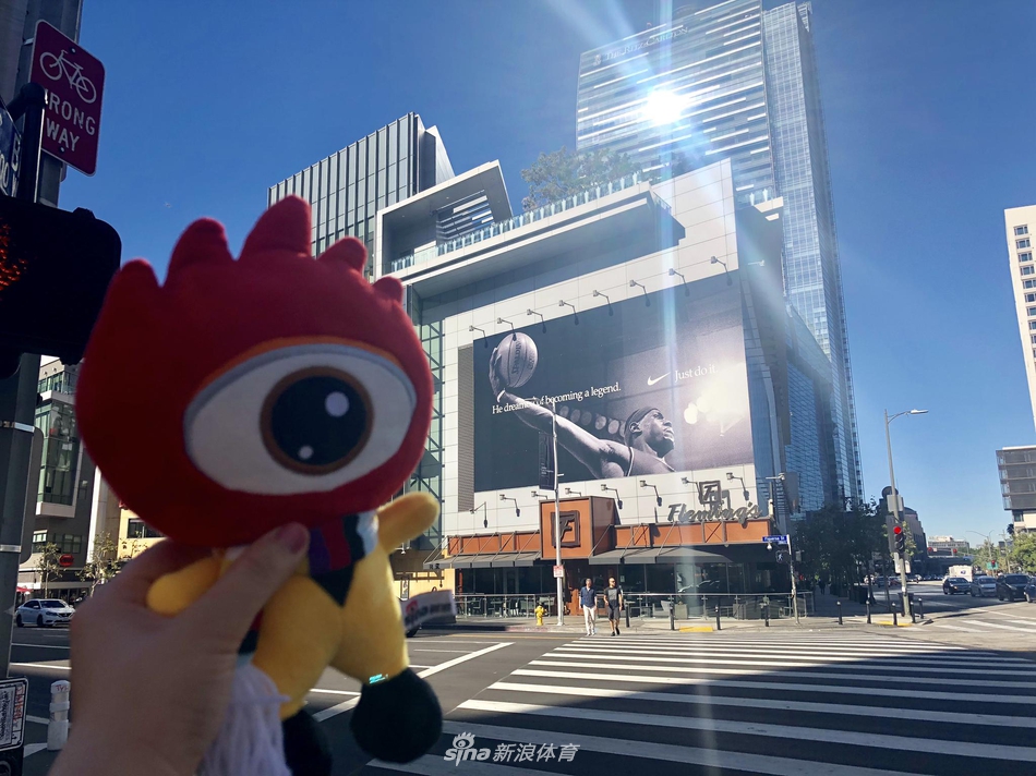 小浪空降天使之城！邂逅“人类海报精华”詹姆斯