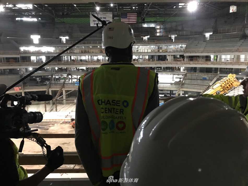 民工杜实锤了！身高超2米1 一看就是搬砖的料