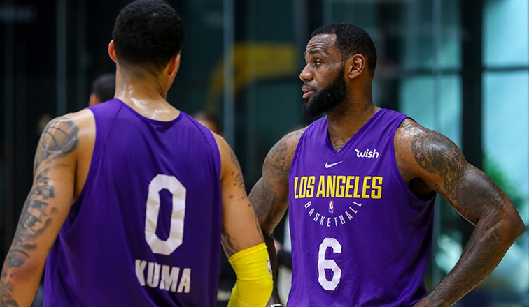 詹姆斯与库兹马合练组队