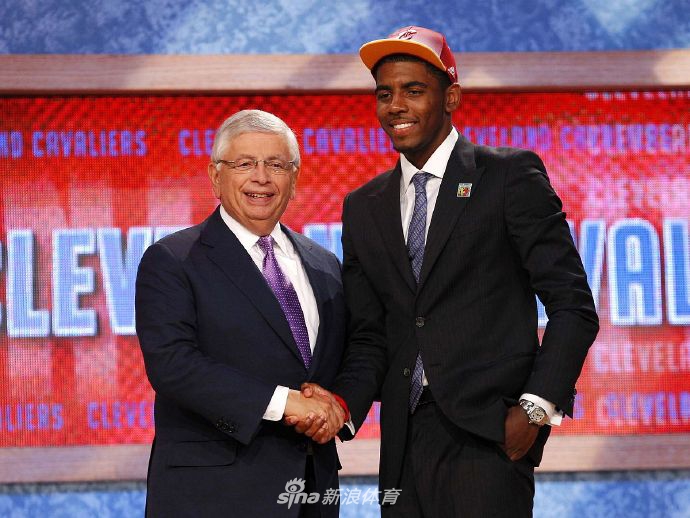 天赋出众的状元郎！27岁的欧文踏上追逐第二座总冠军之路