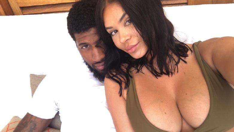 忙得没空钓鱼!泡椒休赛期玩嗨了 女友疯狂秀恩爱