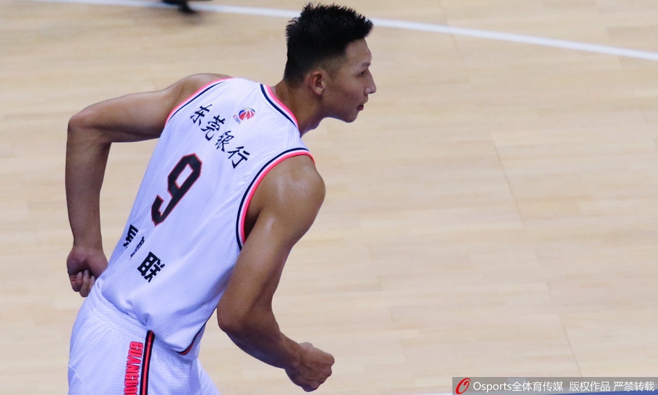 易建联超越朱芳雨加冕CBA历史得分王