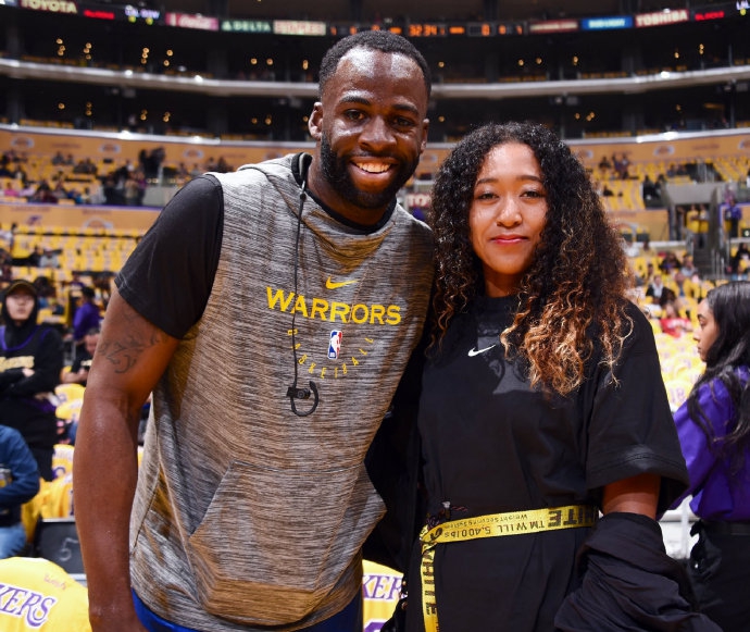 杜兰特追梦合影女子网球第一人