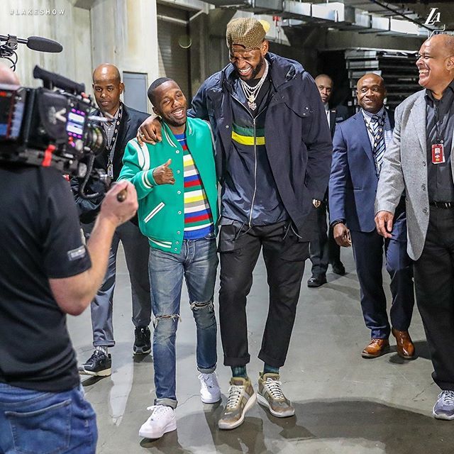 詹姆斯收藏超越乔丹比赛用球 这一时刻让他落泪