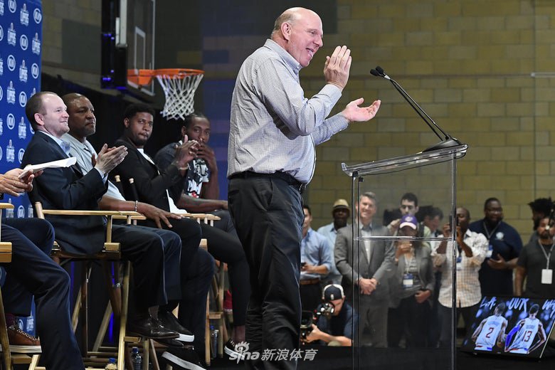 老板鲍尔默激情发言