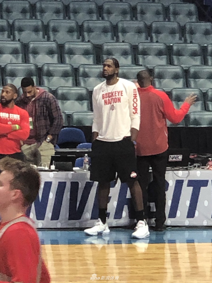 韦大爷的发型老詹的脸！31岁的NBA名宿霸气现身